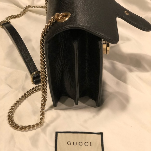 Authentic Gucci Small Interlocking G Shoulder Bag - Picture 4 of 7